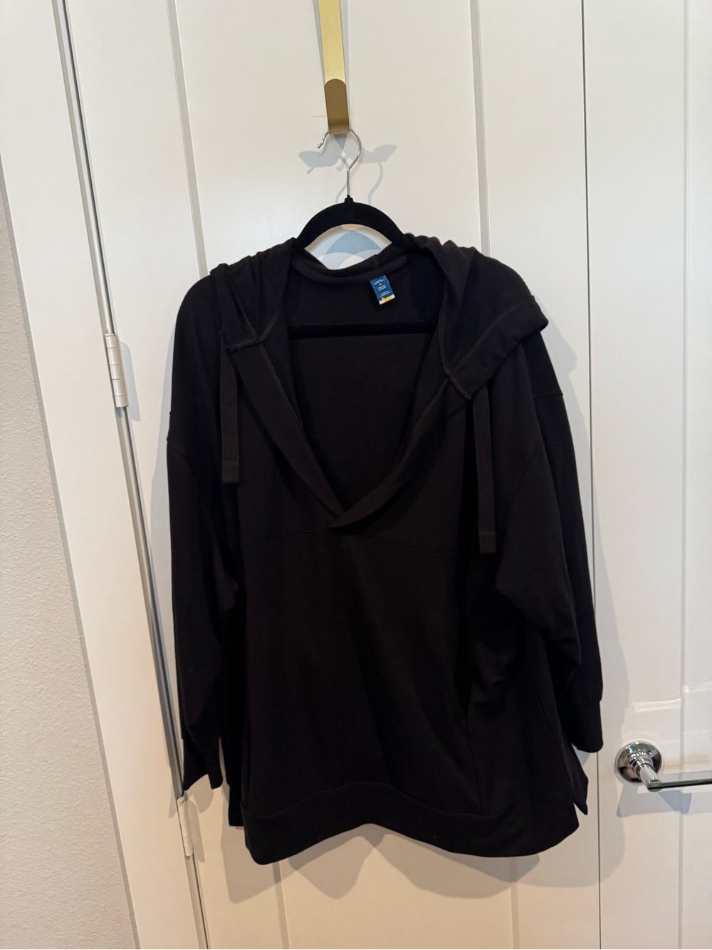 Black Hooded Pullover